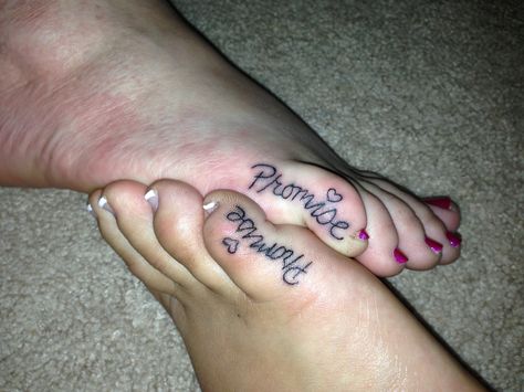 Best friend tattoo! on your pinkie finger instead of toe to! Tattoos White Ink, Best Friend Tats, Friend Tats, 4 Best Friends, Drawing Styles, Bff Tattoos, Lotus Tattoo, Best Friend Tattoos, Foot Tattoo