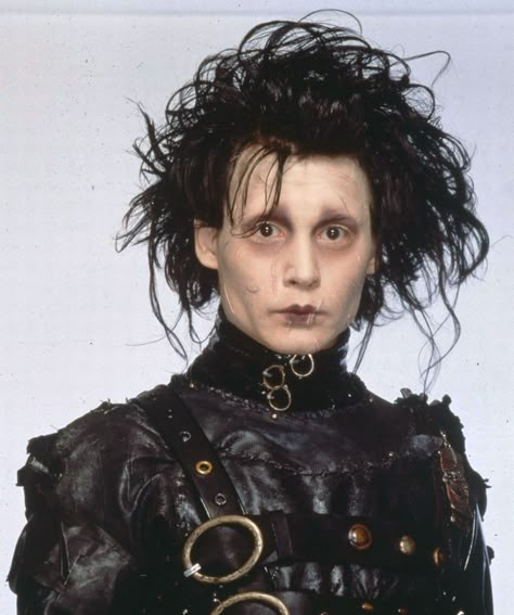 Johnny Depp 50 pics - Mirror Online Edward Scissorhands Characters, Johnny Depp Edward Scissorhands, Tim Burton Personajes, Scissor Hands, Johnny Depp Characters, Tim Burton Characters, جوني ديب, Kaptan Jack Sparrow, Barnabas Collins