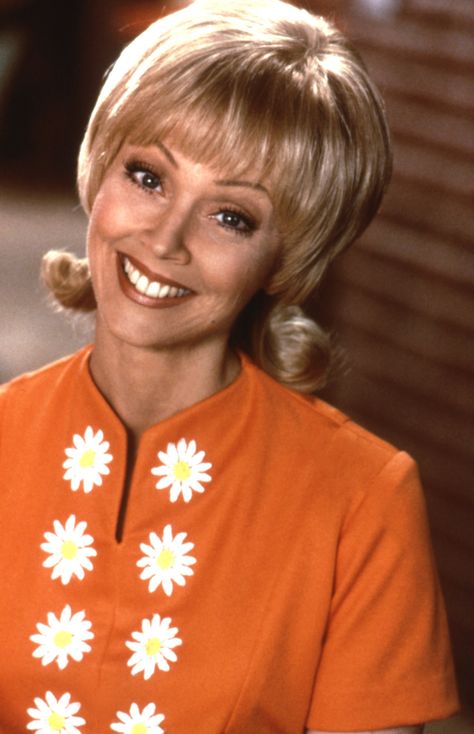 6 Outdated, Unflattering Haircuts to Avoid at All Costs Bunches Hairstyles, Carol Brady, Shelley Long, Mom Haircuts, Bad Haircut, Haircuts With Bangs, Goddess Braids, Hair Long, Cool Haircuts