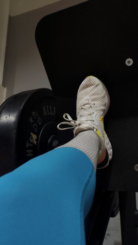 Gym press prensa leg day aesthetic girl Gym Leg Day Aesthetic, Leg Day Aesthetic, Gym Leg Day, Day Aesthetic, Gym Aesthetic, 2024 Year, Leg Day, Black High Heels, Legs Day