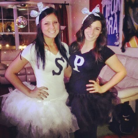 Salt and pepper Halloween costumes with tutus Salt And Pepper Halloween Costumes, Costumes With Tutus, Fun Diy Halloween Costumes, Bff Costumes, Halloween Costumes Couple, Partner Halloween Costumes, Halloween Tutu Costumes, Halloween Costumes You Can Make, Original Halloween Costumes