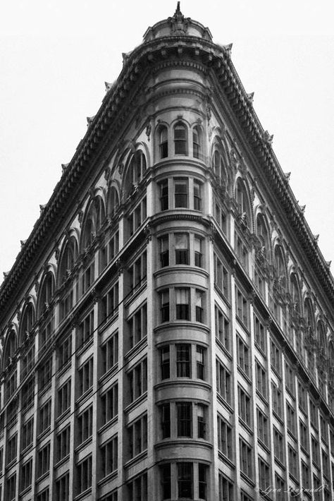 "Flatiron Building Print -- A black and white print of the flatiron building in San Francisco by Lynn Langmade -- This iconic image of a world-famous flatiron building in San Francisco would make wonderful San Francisco wall art or canvas for rooms featuring San Francisco, black and white photography, or urban themes.It would also look amazing as part of an architecture set. -- SAVE -- when you buy 3 or more prints! Go here: http://etsy.me/1Dr5Xbe -- MORE ARCHITECTURE PHOTOS: http://etsy.me/2l8N San Francisco Black And White, Canvas Icon, Sketch Building, Artsy Projects, San Francisco Wall Art, Black And White Building, White Architecture, Collage Pieces, Architecture Set