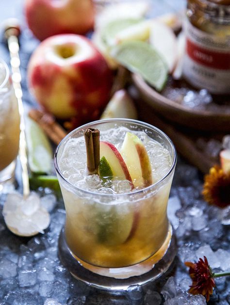 Apple Butter Cocktail - A Bourbon Mule Cocktails With Bourbon, Apple Butter Recipes, Butter Cocktail, Bourbon Mule, Apple Sangria, Apple Bourbon, Apple Butter Recipe, Fall Cocktail, Lunch Appetizers