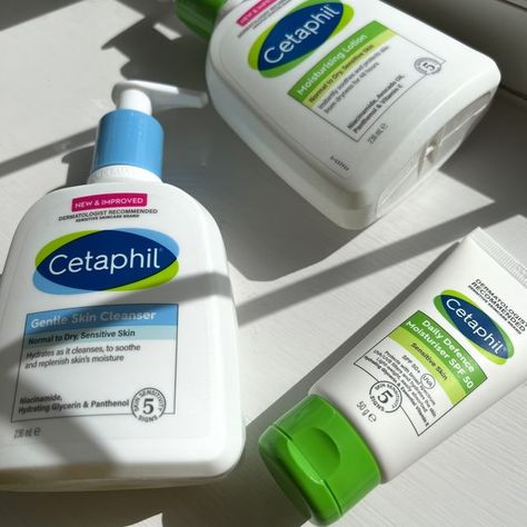 Cetaphil Skincare Aesthetic, Cetaphil Aesthetic, Cetaphil Skincare Routine, Cetaphil Oily Skin Cleanser, Cetaphil Oily Skin, Oily Skin Cleanser, Milk Face Wash, Sensitive Skincare, Oily Acne Prone Skin