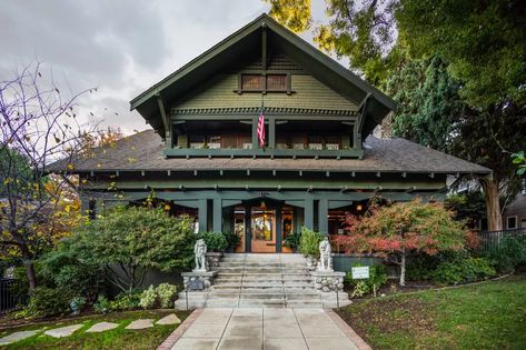 Craftsman Houses, Hall House, Craftsman Homes, Swiss Chalet, Craftsman Exterior, Riverside California, Chalet Style, Craftsman Style Homes, Craftsman Bungalows