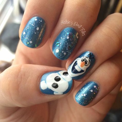 Frozen Nail Designs, Olaf Nails, Disney Frozen Nails, Frozen Nail Art, Easy Nail Polish Designs, Sponge Nail Art, Frozen Nails, Disney Christmas Nails, Nail Art Challenge