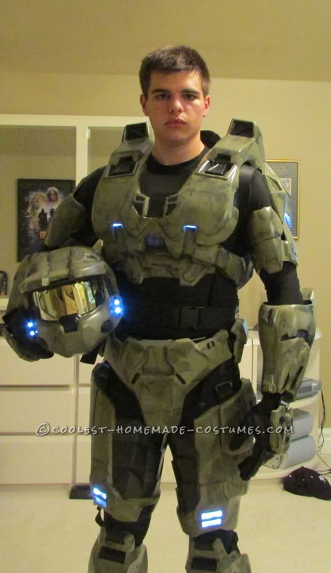 How do you write how-to directions for a 1 year build process?  Well, you really don't. The first step is making the commitment that no matter what, you wi Master Chief Cosplay, Diy Halo, Master Chief Costume, Halo Costume, Halo Cosplay, Armadura Cosplay, Halo Spartan, Halo Master Chief, Halo Armor