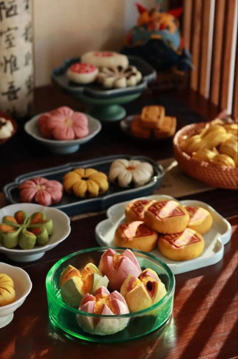 Chinese Sweets, Chinese Pastry, Chinese Tea House, Chinese Desserts, Chinese Menu, Traditional Chinese Food, Clay Idea, Bene Gesserit, Traditional Photo