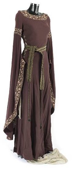 Bliaust 12th century garment worn by upper class men & women Brown Medieval Dress, 1200s Fashion, 1300s Fashion, Elven Clothing, Sca Garb, Medieval Gown, Medieval Clothes, Medieval Costume, Medieval Clothing