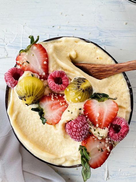 White Smoothie Bowl, Dessert Bowl Ideas, Thick Smoothie Bowl, Smoothie Bowl No Banana, Thick Smoothie Bowl Recipe Easy, Thick Smoothie Bowl Recipe, Smoothie Bowls, Smoothie Bowl Pineapple, Thick Banana Smoothie Bowl