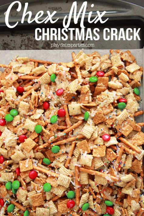 Chec Mix Recipe, Chex Mix Ideas, Chex Mix Candy, Ritz Cracker Candy, Ritz Cracker Toffee, Chex Mix Recipes Sweet, Christmas Snack Mix, Chex Mix Christmas, Christmas Crunch