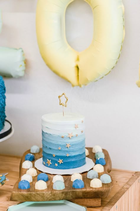 Outer Space Birthday Cake, Space Themed First Birthday, Space Birthday Cake, Boys First Birthday Party Ideas, Themed First Birthday, Boys 1st Birthday Party Ideas, Outer Space Birthday, Space Birthday Party, First Birthday Party Themes