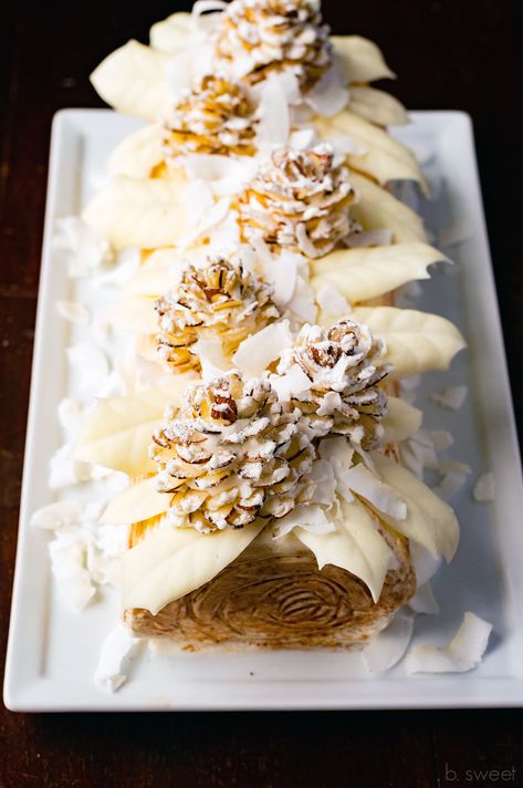 White Chocolate Yule Log, Yule Logs Recipe, White Yule Log Cake, Mini Yule Log Cakes, White Yule Log, Yule Desserts, Yule Cake, Christmas Yule Log Cake, Christmas Log Cake