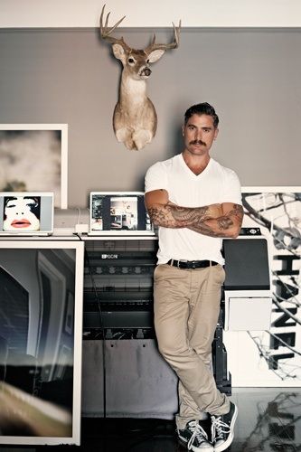 Bachelor Pad, The Perfect Guy, Moustaches, Celebrity Houses, 가을 패션, Mens Style, Well Dressed, Beards, Chuck Taylors