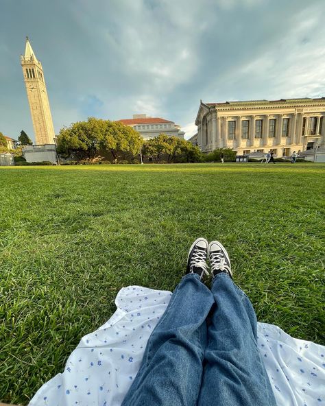 Uc Berkeley Campus, Oberlin College Aesthetic, University Of California Berkeley, Berkeley California Aesthetic, California School Aesthetic, Uc Berkeley Dorm, Berkeley University Aesthetic, California College Aesthetic, Dark Academia Clock