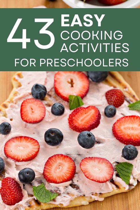 easy no bake recipes for kids featuring a fruit pizza that's healthy and simple recipes kids can make Preschool Cooking Activities No Bake Healthy, Preschool Cooking Recipes, Easy Cooking Class Ideas, No Cook Preschool Recipes, Preschool Healthy Eating Crafts, Food Activities Preschool To Eat, Snack Activities For Preschool, Preschool Culinary Activities, Cooking Class For Preschoolers