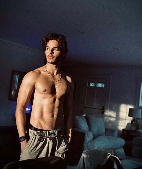 Ishaan Khatter, Handsome Indian Men, Indian Men, Teen Celebrities, Indian Man, Indian Bollywood, Shirtless Men, Man Photo, Bollywood Actors