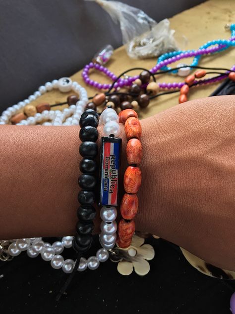 Bead Bracelets Aesthetic, Plastic Bead Bracelets, Beaded Aesthetic, Bracelets For Guys, Bracelets Aesthetic, Accesorios Aesthetic, Bracelet Aesthetic, Aesthetic Boy, Bead Bracelets