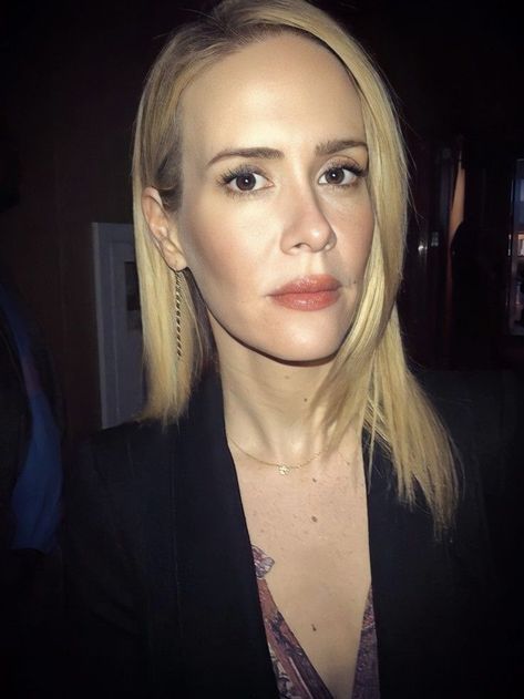 Sarah Paulson in 2022 Ahs Cast, Sarah Paulson, Pretty Females, Evan Peters, Emma Roberts, Cate Blanchett, Woman Painting, American Horror Story, Pretty People