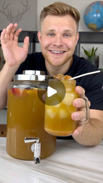 Timthetank on Instagram: "Caramel Apple Sucker Jungle Juice!" Caramel Apple Sucker Drink, Carmel Apple Sucker Jungle Juice, Caramel Apple Sucker Jungle Juice, Carmel Apple Jungle Juice, Caramel Apple Jungle Juice, Sweet Snack Mix Recipes, Liquor Ideas, Caramel Apple Suckers, Cabin Meals