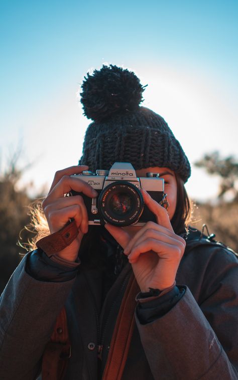 Woman Holding Camera ¡¤ Free Stock Photo, #Camera, #Holding, #Stock, #Photo, #Woman Camera Drawing, Girls With Cameras, Outdoor Photos, Wow Art, Female Photographers, Instagrammer, Photography Inspo, Aesthetic Photography, Photo Poses