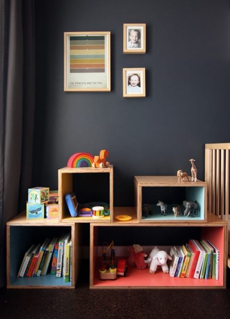 black-walls-in-a-kids-room Colorful Bookshelves, Black Nursery, Dark Walls, Clever Storage Solutions, Big Boy Room, Kids Interior, Clever Storage, Toddler Room, Kids Playroom