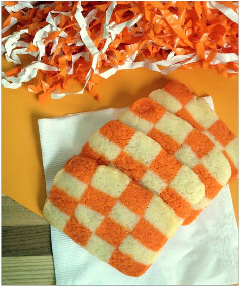 Tennessee Cookies, Tennessee Football Party, Tennessee Checkerboard, Crock Pot Chicken Tacos, Black Cookies, Cookies Orange, Checkerboard Cookies, Tailgate Treats, Blondie Bars