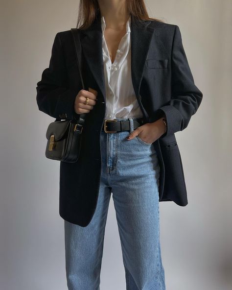 Black Pin Stripe Blazer Outfit, Business Fashion Women's, Simple Work Outfits, Academia Style, Office Casual Outfit, Woman Suit Fashion, Street Style Chic, Outfit Combinations, Blazer Outfits