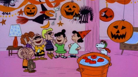 Charlie Brown Wallpaper, Halloween Widget, It's The Great Pumpkin Charlie Brown, The Great Pumpkin Charlie Brown, Great Pumpkin Charlie Brown, Charlie Brown Halloween, Pumpkin Wallpaper, It's The Great Pumpkin, Peanuts Halloween