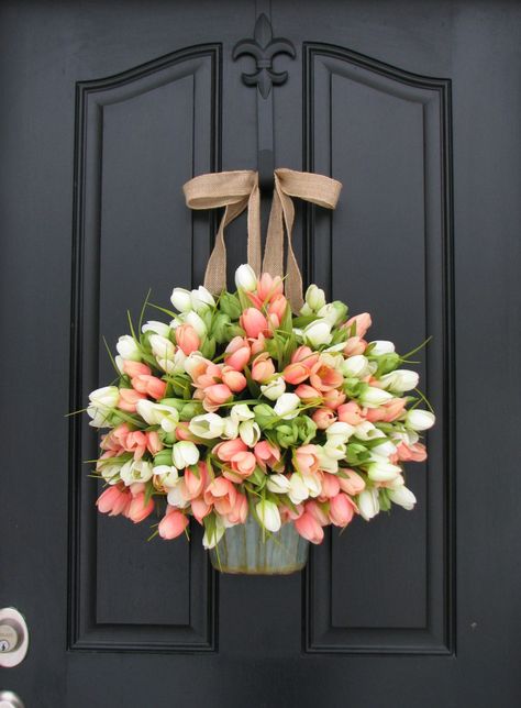 Fill a galvanized bucket with faux or fresh pink and white tulips for a classic, country-cottage look. Mothers Day Wreath, Tulip Wreath, Spring Door, Spring Tulips, Deco Floral, Beautiful Doors, Easter Wreaths, Spring Crafts, Front Door Decor