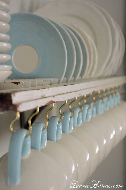 DIY shutter dish shelf~ Once they attached it to the wall, plates of all sizes slipped right between the slats and stood up perfectly.   Double check for lead paint Diy Plate Rack, Diy Shutters, Old Shutters, Plate Rack, Ways To Recycle, Plate Racks, Repurposed Furniture, Pyrex, Shutters