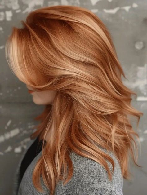 Strawberry Blonde With Bangs, Strawberry Blonde With Dark Roots, Dark Strawberry Blonde Hair, Fall Hair Colors For Blondes, Hair Colors For Blondes, Light Red Hair, Red Hair With Blonde Highlights, Dark Fall Hair Colors, Dark Fall Hair