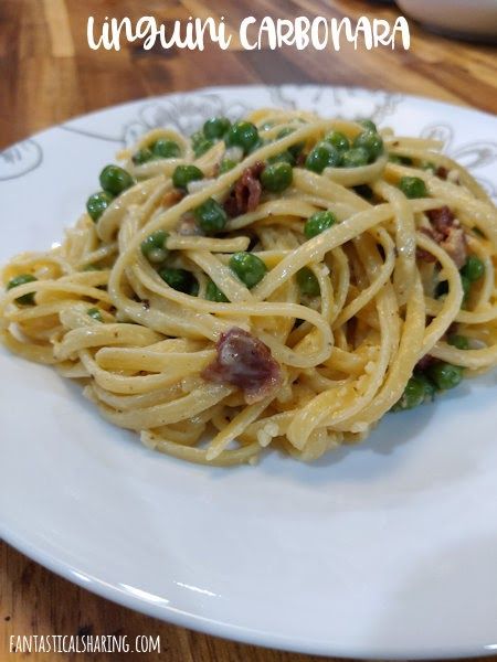 Linguine Carbonara Bacon, Linguini Carbonara, Linguine Carbonara, Peas And Bacon, Classic Carbonara, Pasta Peas, Potato Pasta, Linguine Pasta, Carbonara Recipe