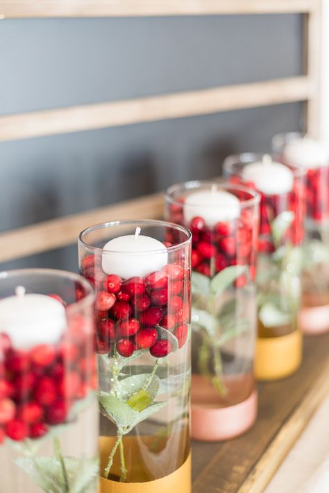 Cranberries Decor, Cranberry Centerpiece, Food Centerpieces, Water Centerpieces, Centerpiece Tutorial, Holiday Luncheon, Cranberry Thanksgiving, Christmas Luncheon, Fruit Centerpieces