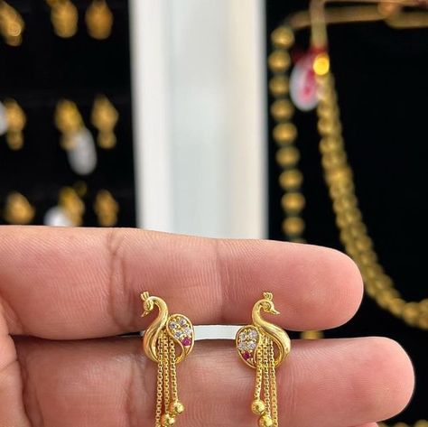 New Earrings Designs Gold, Gold Earing Design New, Gold Earrings Designs New Model, Earrings Gold Design, Chain Tops, 2023 Tops, Studs Gold Earrings, Gold Earrings Design, Gold Ear Rings