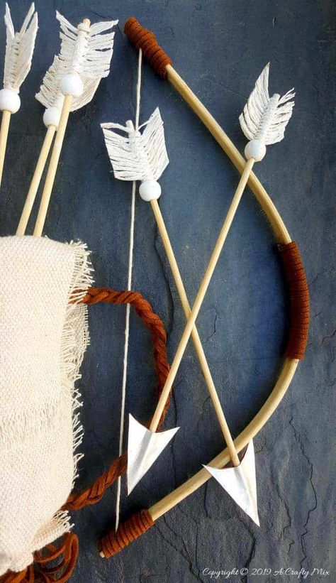 Make this no-sew quiver full of macramé arrows for Valentine’s Day using empty soda cans. It’s a fun gift idea and you can use it all year round in your home décor too. It only take an hour to make and you don’t need any fancy tools or equipment either. #VintageValentine #TinCanRecycle #ValentineGiftIdea #QuiverArrows #AcraftyMix #HomeDecor #MacrameArrow #Sodecanrepurpose Homemade Bow And Arrow, Valentine Craft Ideas, Arrow Crafts, Indian Diy, Arrows Diy, Homemade Bows, Valentine Craft, Bags Making, Diy Valentine