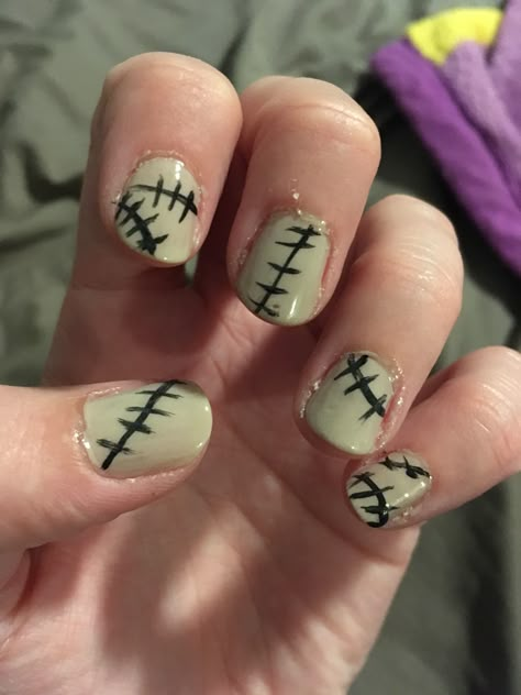 Oogie Boogie Nails Simple, Oogie Boogie Disneybound, Oogie Boogie Nails Short, Oogie Boogie Makeup Ideas, Scene Nails Short, Emo Nails Short, Emo Short Nails, Mens Nail Designs, Emo Nail Ideas