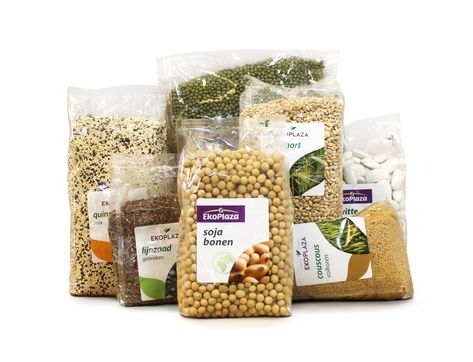 Bags of grain and legumes at EkoPlaza in Holland, packaged in Israeli Tipa biodegradable material. Photo: courtesy Grain Packaging, Organic Food Packaging, Amazing Packaging, Cereal Packaging, Vegetable Packaging, Rice Packaging, Spices Packaging, Smart Packaging, Packaged Snacks