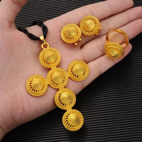 Ensemble de bijoux de mariée africaine, collier, boucles d'oreilles, bague, croix or éthiopien/érythréen, bijoux de fête Habesha _ - AliExpress Mobile Artsy Jewelry, Gold Color Ring, Jewellery Sets, Set Necklace, Cross Jewelry, Bridal Jewellery, Color Dorado, Wedding Jewelry Sets, Bridal Jewelry Sets