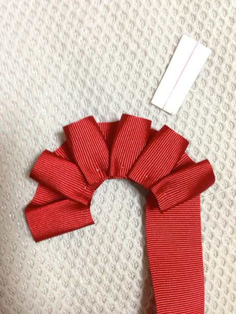 How To Make Rosettes, Pink Mums Homecoming, Mums Homecoming Pink, Hanging Paper Craft, Wall Hanging Paper Craft, Mums Homecoming Freshman, Craft For Home Decoration, Pink Mums, Senior Mums