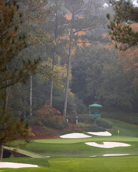 Golf Digest on Instagram: “A misty fall morning at Augusta National. While a November Masters presents different challenges, the second cut will be the biggest change…” Masters Aesthetic Golf, Augusta National Golf Club Wallpaper, Masters Aesthetic, Golf Course Aesthetic, Golf Aesthetics, Augusta Masters, Golf Wallpaper, Golf Wife, The Masters Golf