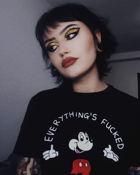 Yellow Goth Makeup, Yellow Goth, Goth Eye Makeup, Up Halloween Costumes, Yellow Makeup, Punk Makeup, Alt Makeup, Fall Beauty, Alternative Makeup