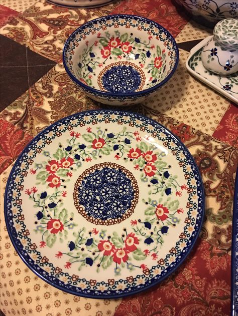 Lydia 22 plate and G15 bowl Polish Stoneware, Polish Pottery, Home Interior, Home Interior Design, Stoneware, Decorative Plates, House Interior, Bowl, Interior Design