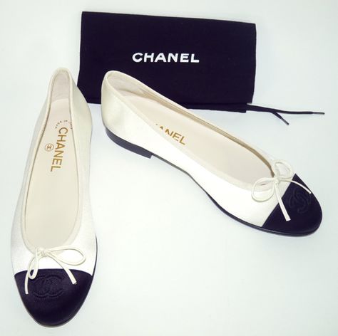 ballerines chanel en satin bicolore depot vente de luxe en ligne tendance shopping | TendanceShopping.com Channel Flat Shoes, Channel Flats, Channel Shoes, French Boutique, Chanel Flats, Ballerina Shoes Flats, Stunning Shoes, Fancy Shoes, Ballerina Shoes