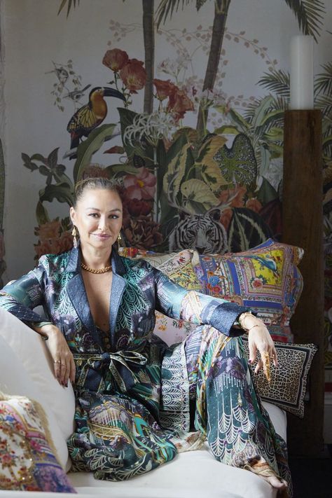 When Australian fashion designer and kaftan queen Camilla Franks purchased a four-bedroom, 1800s Victorian terrace in Sydney’s Woollahra five years ago, she knew it was time to trade her vagabond lifestyle for a sanctuary away from her busy work life. Vagabond Lifestyle, Bohemian Glamour, Blue Persian Rug, Haute Bohemian, Stage Designer, Diy Accent Wall, Queen Camilla, Australian Fashion Designers, Flattering Jeans