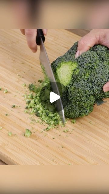 yummakers on Instagram: "I only make broccoli like this now.

#broccoli" Main Dish Broccoli Recipes, Broccoli For Breakfast, Brócoli Recipes, Chopped Broccoli, Baked Veggies, Camp Food, Recetas Keto, Fresh Broccoli, Healthy Homemade Recipes