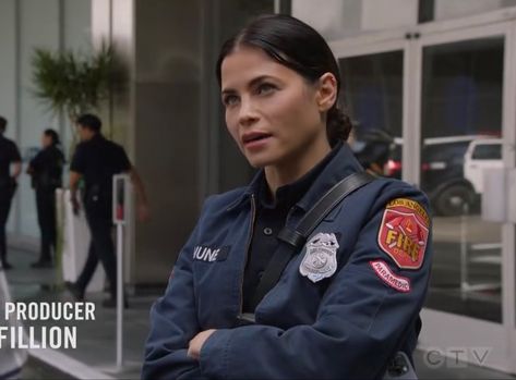 The Rookie Season 5 Episode 16 - Exposed Bailey The Rookie, Jenna Dewan The Rookie, The Rookie 2x11, The Rookie Angela, Rookie Tv Show, Jenna Dewan, Paramedic, Film