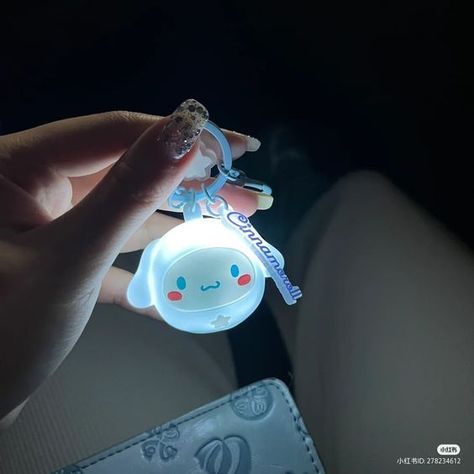 Kawaii Accessories, Hello Kitty Items, Cool Gadgets To Buy, Cute Keychain, Sanrio Characters, Things To Buy, Sake, بلاك بينك, Light Up