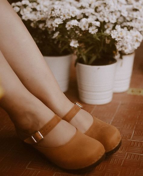 A better Wednesday with summer vibes all over! And our Mary Jane clogs got that vibe we need! 🌸⁠ ⁠ #handmadeclogs #summeroutfits #sandgrensclogs #clogs ⁠ #wednesdayvibes Sandgrens Clogs, Good Wednesday, Mary Jane Clogs, Mochi, Mary Janes, Summer Vibes, Clogs, Summer Outfits, Quick Saves