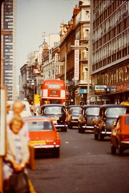 The Streets of London in the Seventies – Voices of East Anglia 70s London, 8bit Art, London Vintage, Fotografi Vintage, Streets Of London, London Aesthetic, East Anglia, The Seventies, London Photos